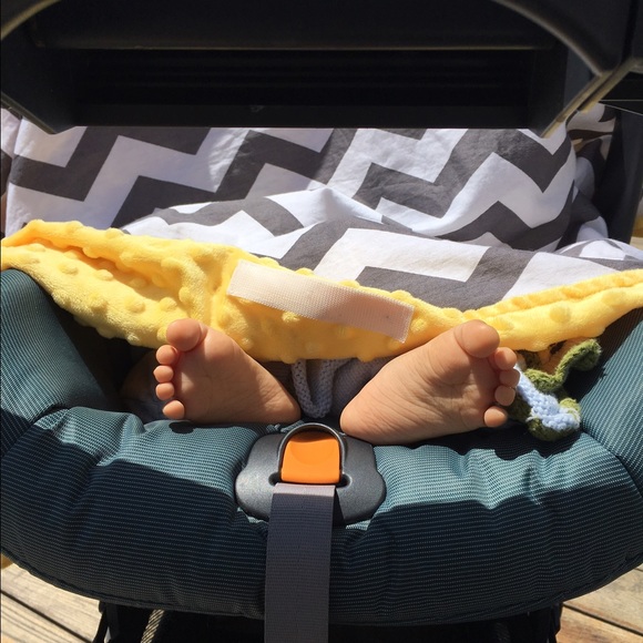 Profile Picture of Debbie Hsu (@dhsu2000) on Poshmark