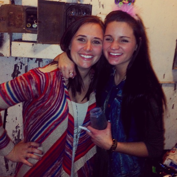 Profile Picture of Katelyn Eeten (@kaeeten) on Poshmark