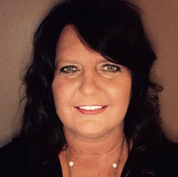 Profile Picture of Melanie Riddle leonard (@melanieleonard3) on Poshmark
