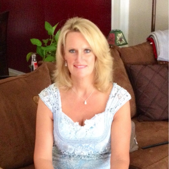 Profile Picture of Staci Payant (@x0124570) on Poshmark