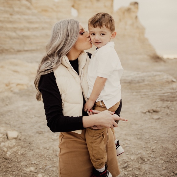 Profile Picture of Katelynn Gibbons (@katelyynnnn_20) on Poshmark