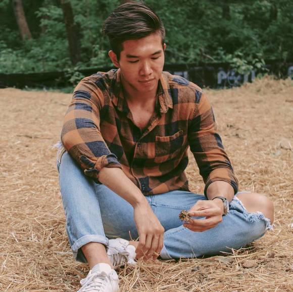 Profile Picture of Nguyễn Đức Huy (@sweetlie0000) on Poshmark