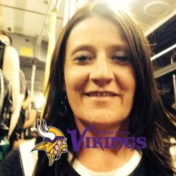 Profile Picture of Kelly Mclure (@kellysmithater) on Poshmark