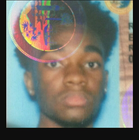 Profile Picture of Daniel Burns (@danniel_burns) on Poshmark