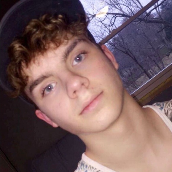 Profile Picture of Paul Beaty (@paulbeaty123) on Poshmark