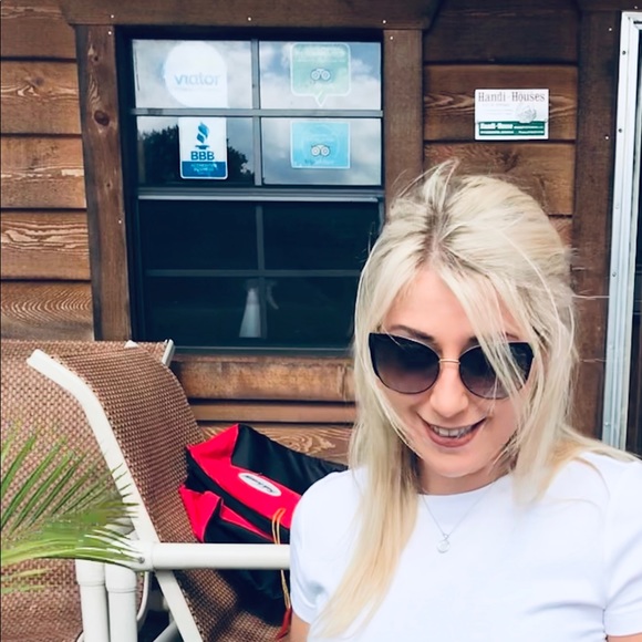 Profile Picture of Kayla Binley (@kjb93) on Poshmark