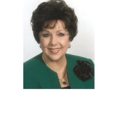Profile Picture of Lucilleflint (@lucillerichins) on Twitter