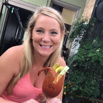 Profile Picture of Lora Pace (@lorapace16) on Twitter