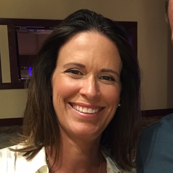 Profile Picture of Dana Duroy (@durodd) on Poshmark