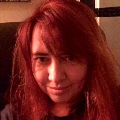 Profile Picture of Lisa Wolf (@howlingrrrl) on Twitter