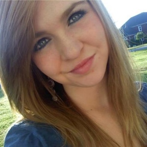 Profile Picture of Carley Ray (@carleyybugg) on Myspace
