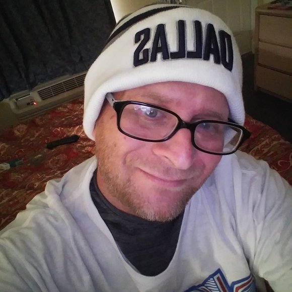 Profile Picture of Keith Wills (@keithwills) on Poshmark