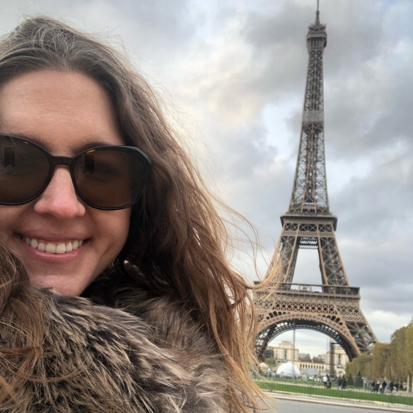 Profile Picture of Libby Thompson (@libbythomp) on Poshmark