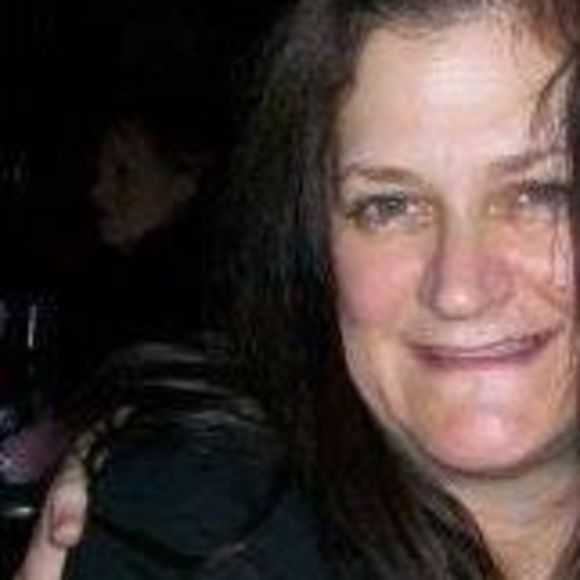 Profile Picture of Robin Robbins (@robinrobbins379) on Poshmark