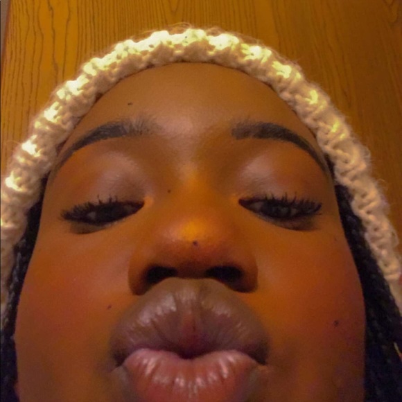 Profile Picture of Tantine Kilasi (@tantinekilasi) on Poshmark