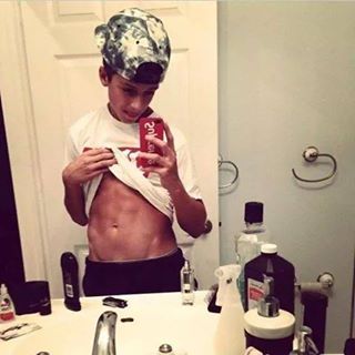 Profile Picture of Harold FallenAngel'Nightmare Styles (@Harold-Fallen-AngelNightmare-Styles) on Facebook