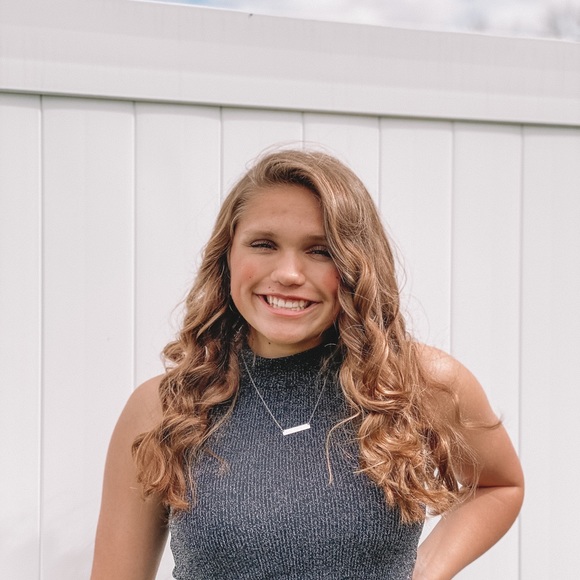 Profile Picture of Danielle Drain (@danielledrain8) on Poshmark