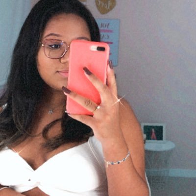Profile Picture of Julia Schuler (@JuliaSchuler24) on Twitter