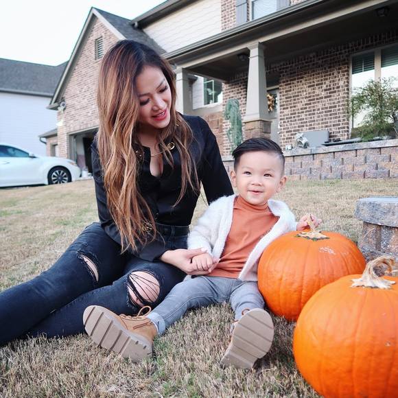 Profile Picture of Anh Duong (@aduong) on Poshmark