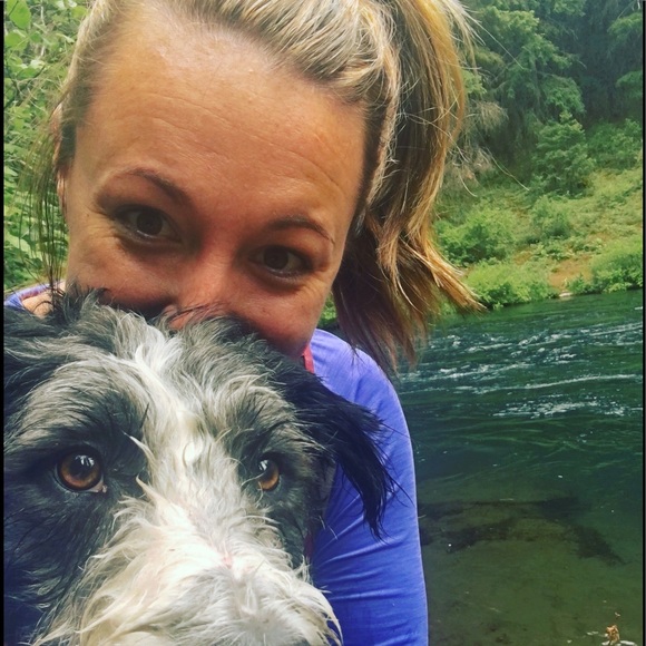 Profile Picture of Kate Vaughan (@kaitlinv88) on Poshmark