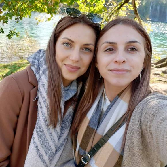 Profile Picture of Ivana Klasnić (@ivanak17) on Poshmark