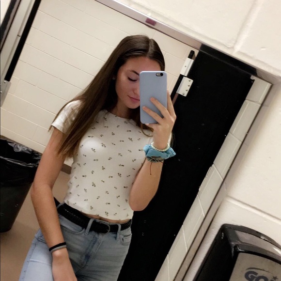 Olivia Sheridan - Poshmark Profile Picture of Olivia Sheridan (@livyrose15) on Poshmark