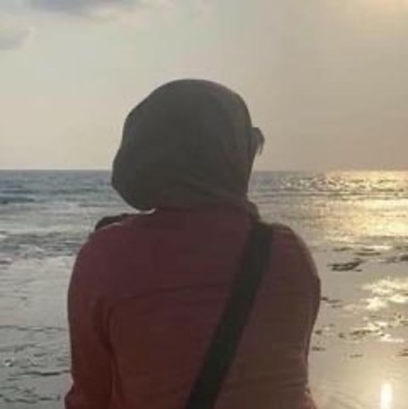 Profile Picture of Manar Ali (@manaralrubay) on Poshmark