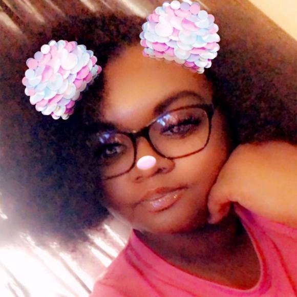 Profile Picture of Alexis Jones-hudgens (@ajones2193) on Poshmark