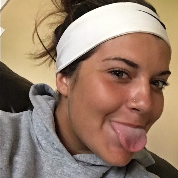 Mattie Nickels - Poshmark Profile Picture of Mattie Nickels (@mattie_nickels) on Poshmark