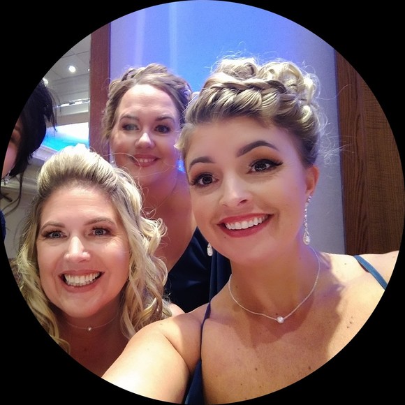 Profile Picture of Aricka Schweitzer (@aabartle10) on Poshmark