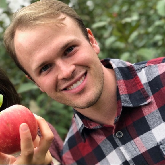 Profile Picture of Joseph Keane (@jkkeane) on Poshmark