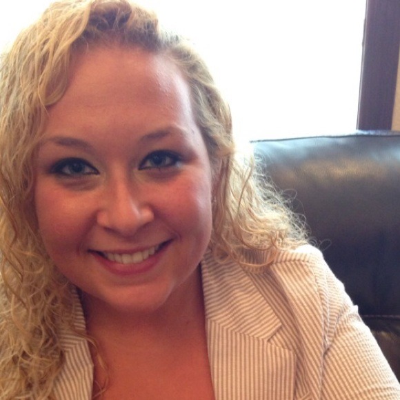 Profile Picture of Sarah Kaizer (@sarahathena630) on Poshmark