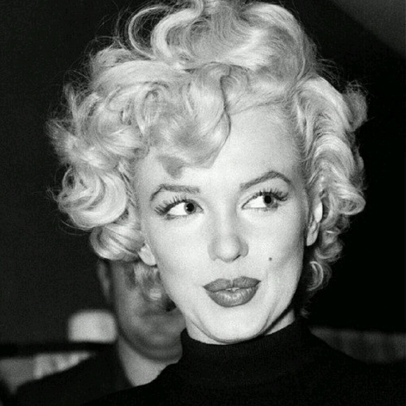 Profile Picture of Ericka Swoyer (@eswoyer) on Poshmark