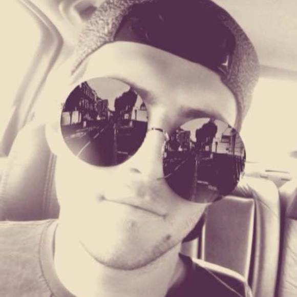 Profile Picture of Chris Comstock (@beastly42o) on Poshmark