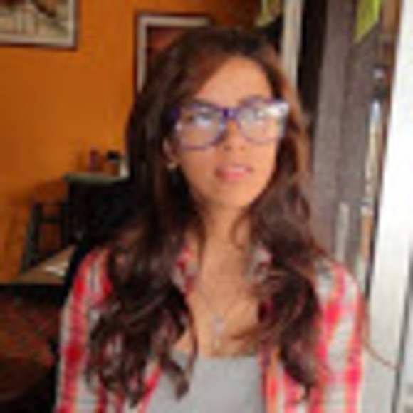 Profile Picture of Chrisanne R (@chrisanner) on Poshmark