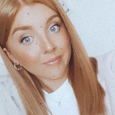 Profile Picture of L E A H (@leahmcculloch) on Twitter