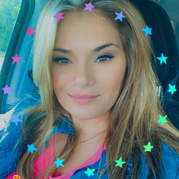 Profile Picture of Kellylynn Meringolo (@kellylynn_m) on Poshmark