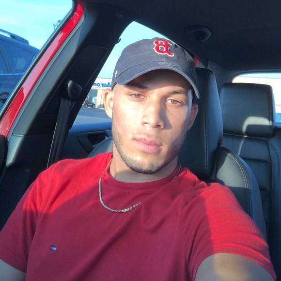 Profile Picture of Matheus Souza (@matheussouza) on Poshmark