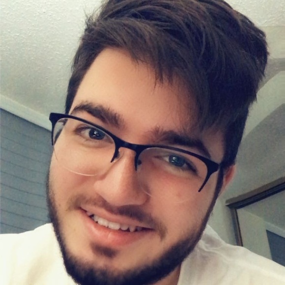 Profile Picture of Ivan Pizarro (@ivanpizarro) on Poshmark