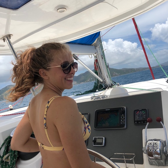 Profile Picture of Hannah Hunt (@hannahhhunt) on Poshmark