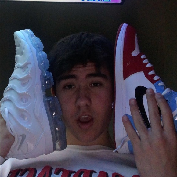 Profile Picture of Andrew Dewey (@andrew_dewey) on Poshmark