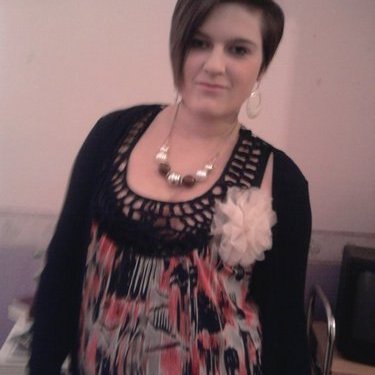 Profile Picture of Amanda Pickersgill (@@AmandaBrunette7) on Twitter