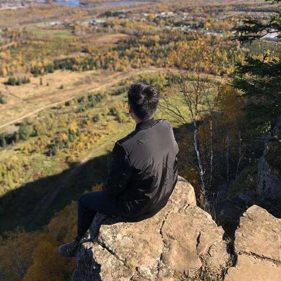 Profile Picture of Vincent Trinh (@vincenttrinh) on Poshmark