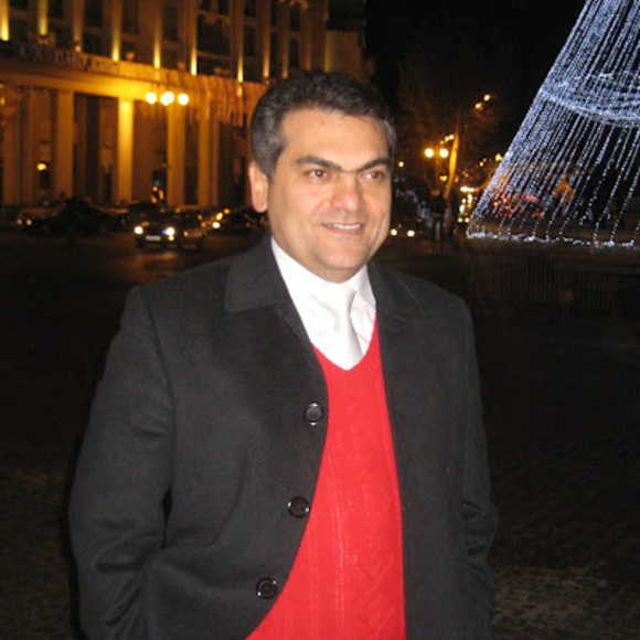 Profile Picture of Mir behrang Nouri (@mbehrangnouri) on Poshmark