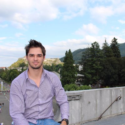 Profile Picture of Steve Maris (@SteveMaris7) on Twitter