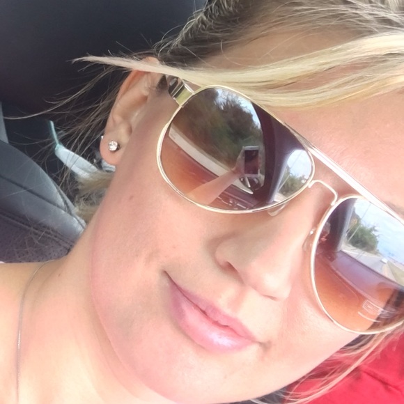 Profile Picture of Jasna Pasic (@yazzy8411) on Poshmark