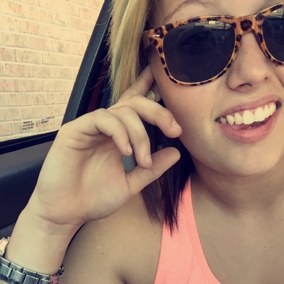 Profile Picture of Jasmine Winningham (@winningham2806) on Poshmark