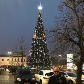 Profile Picture of Christopher Raleigh (@darockndogs) on Pinterest