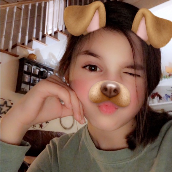 Profile Picture of Savannah Day (@savannah_day3) on Poshmark