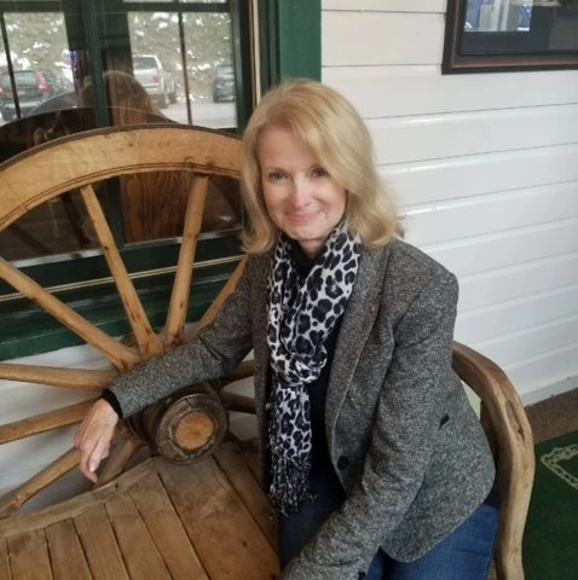 Profile Picture of Sandra Hruza (@sandrahruza) on Poshmark